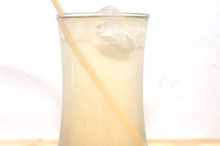 Lemon barley drink (柠檬薏米水)